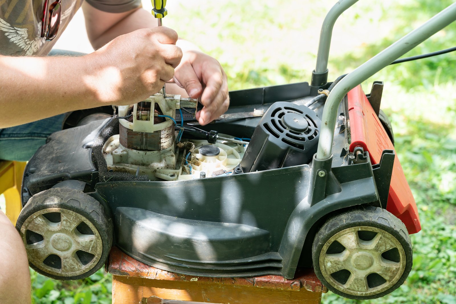Rasenmäher reparieren oder neu kaufen – die Entscheidung